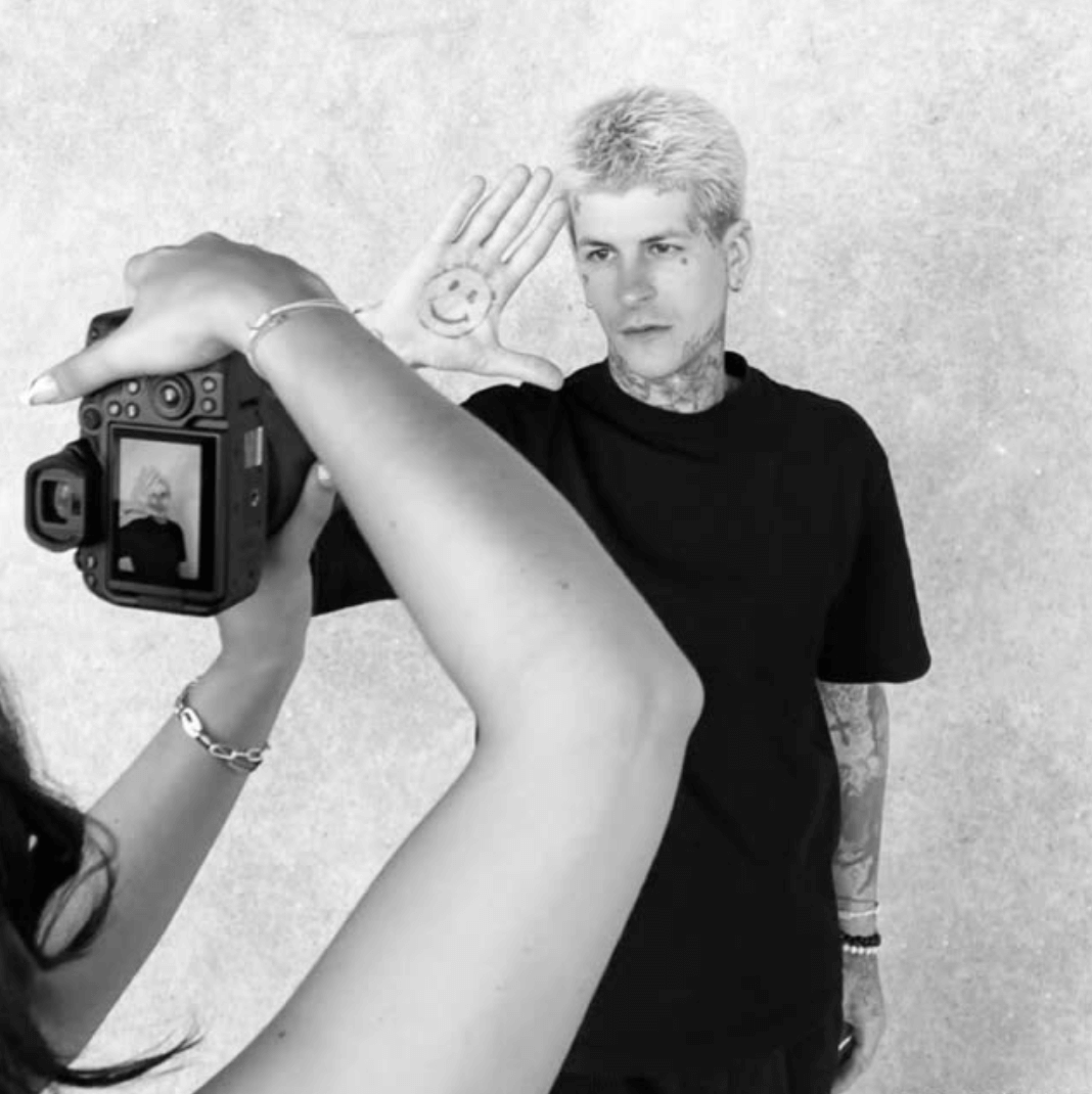 9 Hair Photography Ideas For Instagram Posts SALONORY Studio 9-hair-photography-ideas-for-instagram-posts-salonory-studio