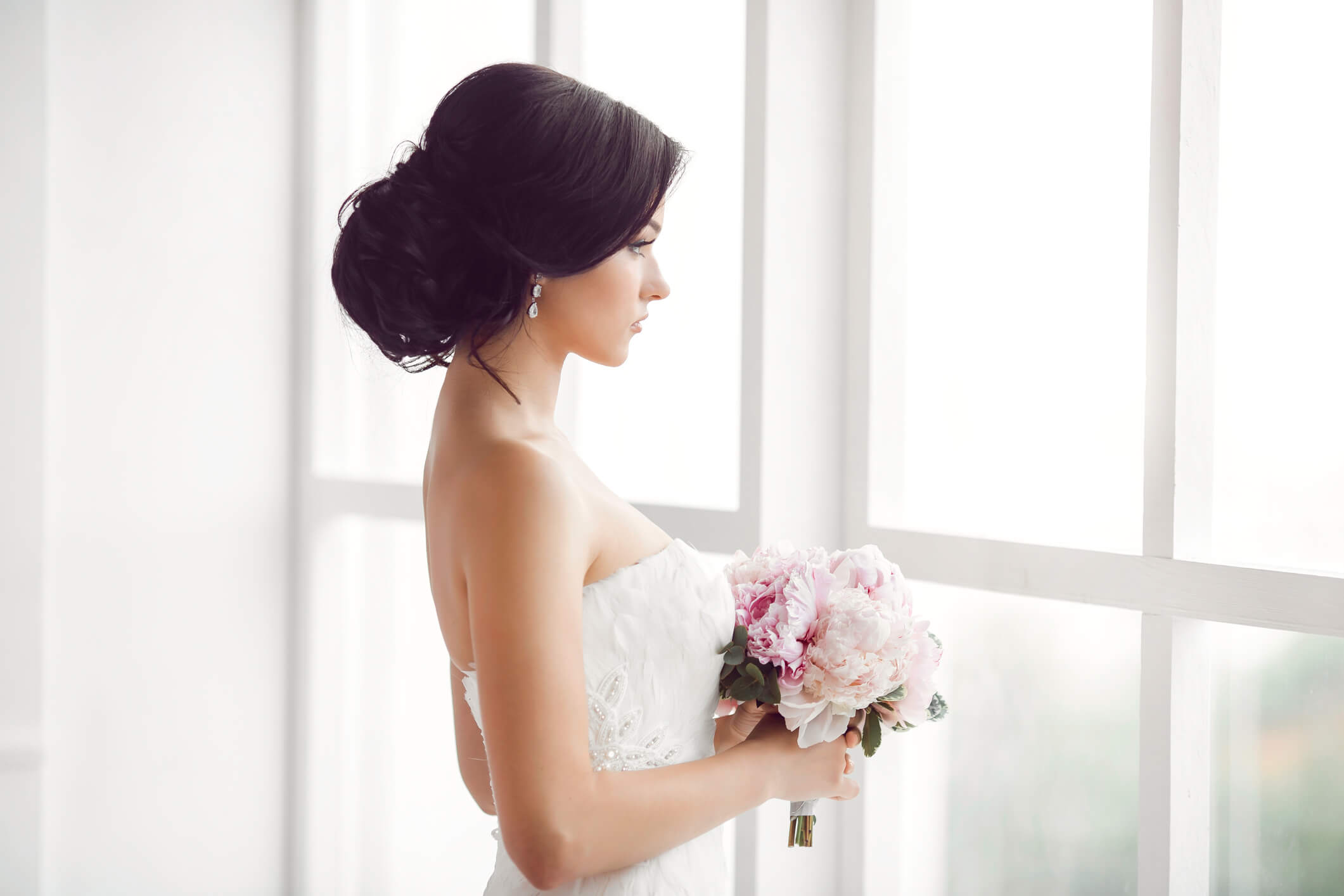 stunning-young-bride-holding-bouquet-beautiful-wedding-hairstyle-make-up-luxury-fashion-dress-flowers-attractive