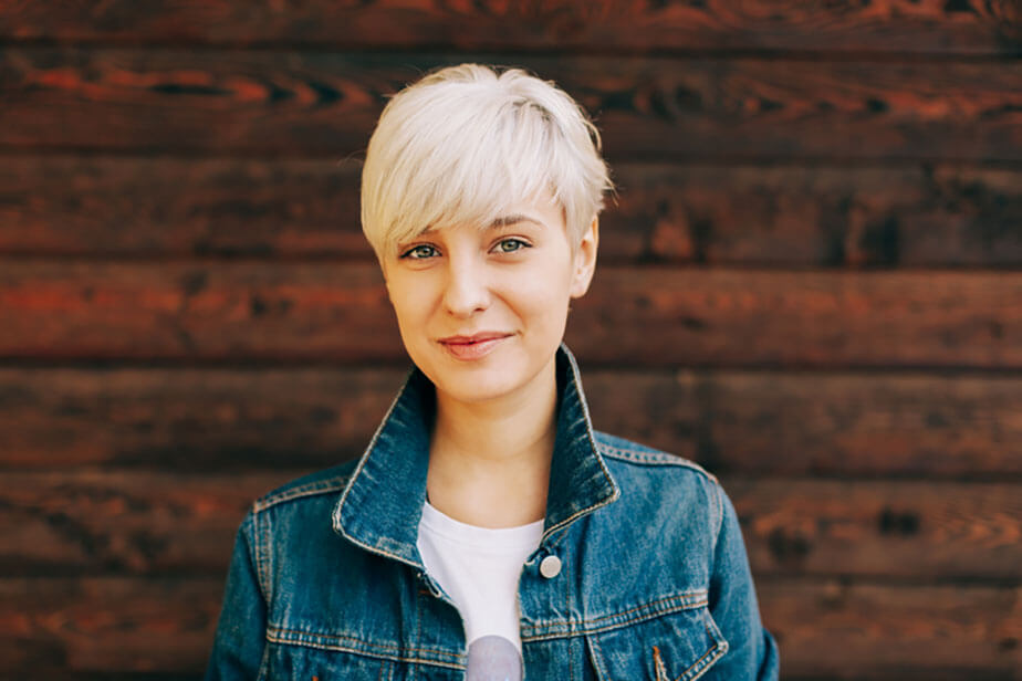 blonde pixie hairstyle
