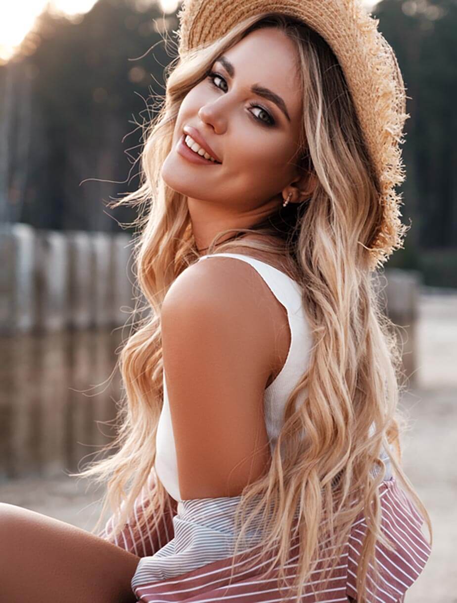 curly hairstyle with highlights